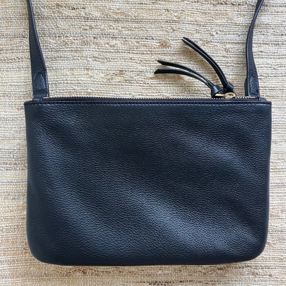 Vince Camuto Handbags - Vince Camuto Black Leather Crossbody Bag